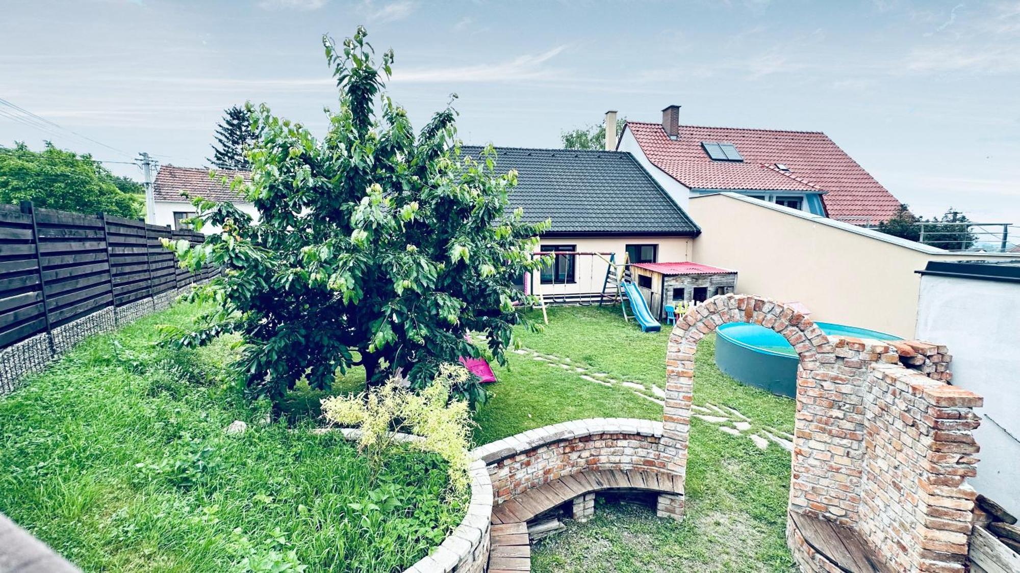 Villa Dum Palava Perná Exterior foto